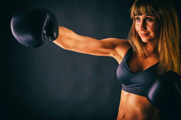 Beautiful fitness girl with fitness equipment — Stock Photo, Image