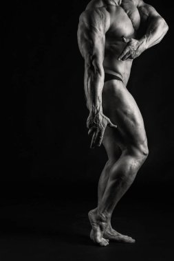 Güçlü bir adam silüeti