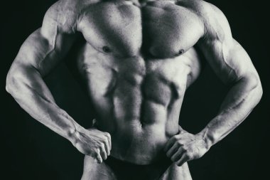 Gösterilen onun sırt ve pazı kas, kişisel fitnes vücut geliştirmeci