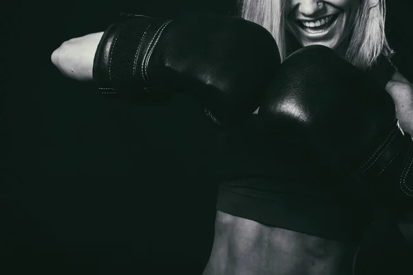 Fitness girl in workout clothes — Stock Photo, Image