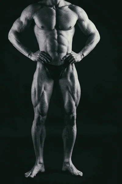 Mutatja a hát és a bicepsz izmok, a személyes fitness testépítő — Stock Fotó