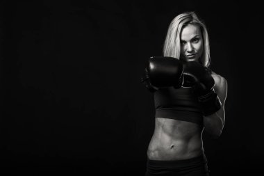 güzel spor şekil siyah bir zemin üzerine