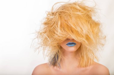 Yaratıcı makyaj ve saç