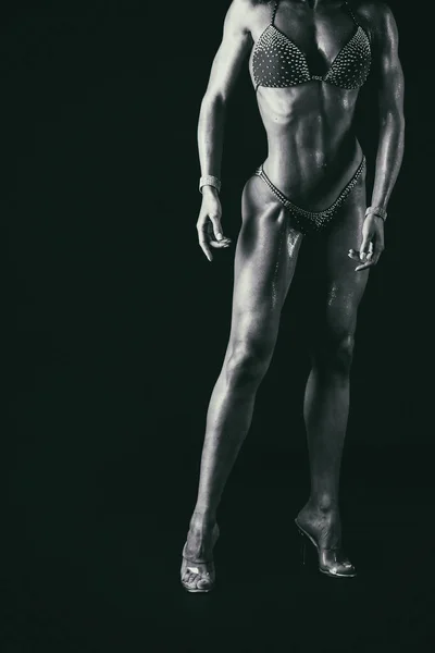 美しい筋肉女性の身体 — ストック写真