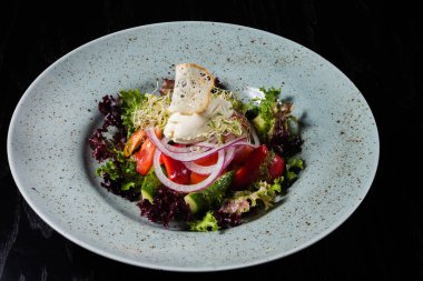 Peynir philadelphia ile sebze salatası