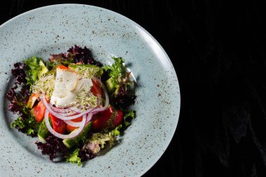 Peynir philadelphia ile sebze salatası