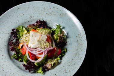 Peynir philadelphia ile sebze salatası