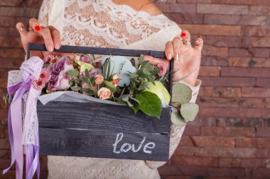 Güzel çiçekler gelinle