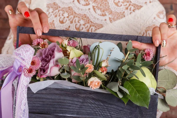 美しい花と花嫁 — ストック写真