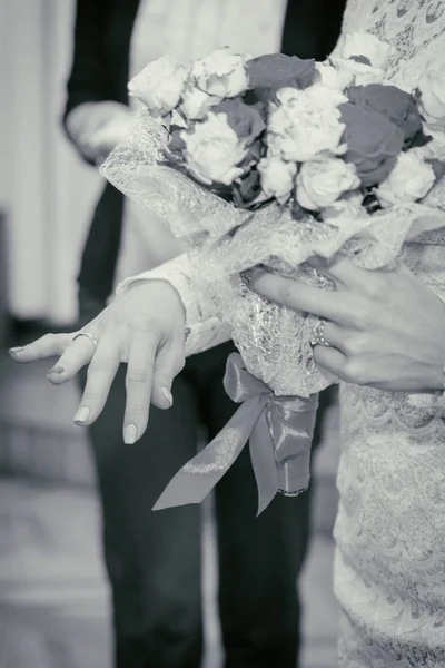 Casamento, caminhada, noivo e noiva — Fotografia de Stock