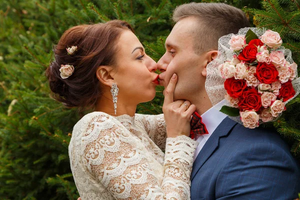 Düğün, yürüyüş, damat ve gelin