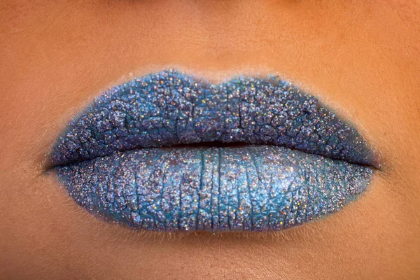 Hermosos labios azules maquillaje — Foto de Stock