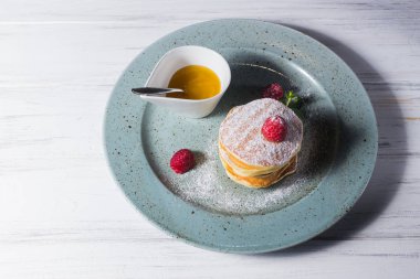 Krep bal, lezzetli yemekler.