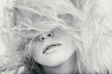 Yaratıcı makyaj ve saç