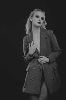 Yaratıcı makyaj ve saç