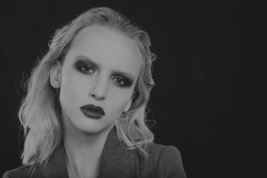 Yaratıcı makyaj ve saç