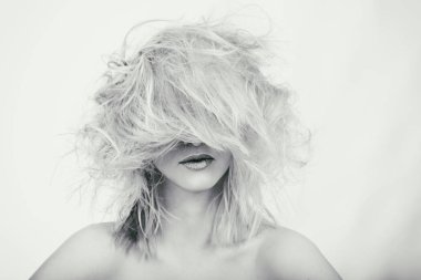 Yaratıcı makyaj ve saç