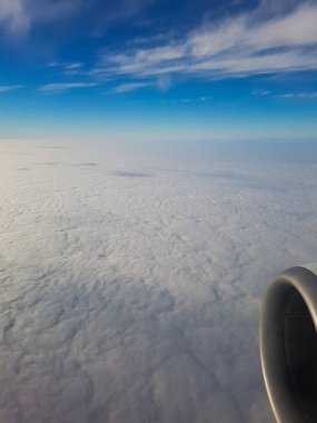 Uçak, güzel arka plan gökyüzünden