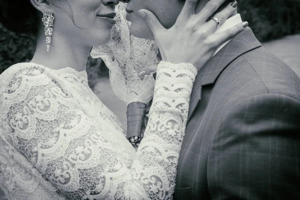 Esküvői. menyasszony és a vőlegény — Stock Fotó