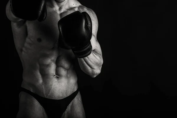 Le corps est musclé bodybuilder — Photo
