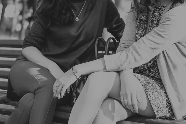 Girlfriends in autumn park — Stock Photo, Image