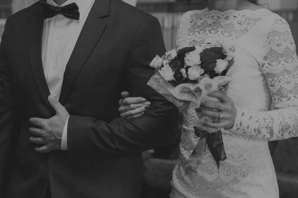 Cérémonie de mariage sur une photo noir et blanc . — Photo