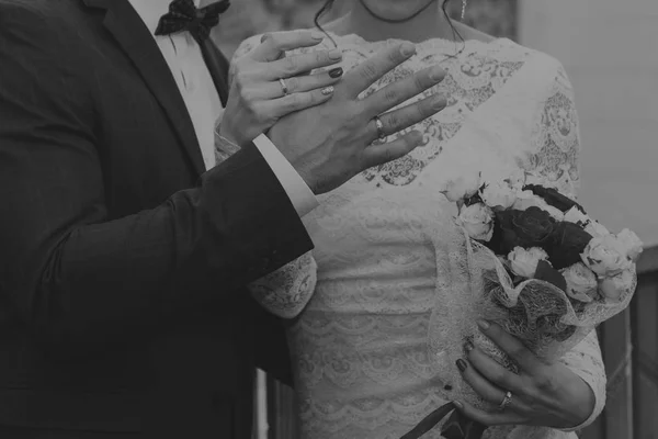 Wedding ceremony on a black and white photo. — Stock Photo, Image