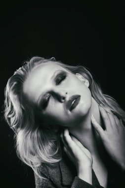 Güzellik sarışın moda fotoğraf