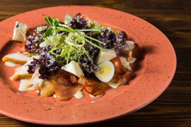 Sezar salatası, lezzetli yemekler.