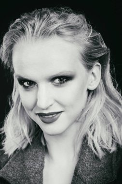 Zarif sarışın güzellik closeup moda fotoğraf