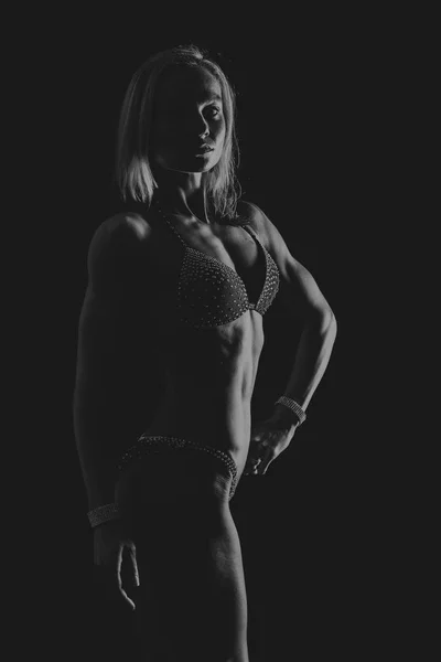 Sollievo, fitness girl muscolare — Foto Stock