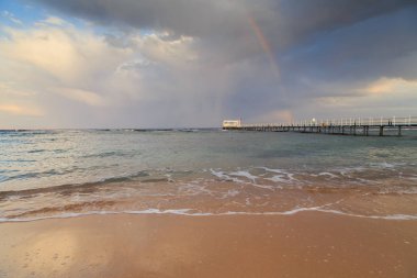 Deniz, kum ve taşları