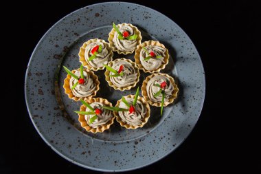 Yapıştır büfe yemekleri ile kanepeler