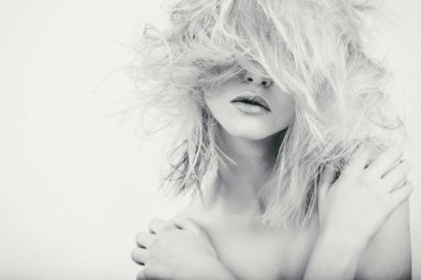 Yaratıcı makyaj ve saç