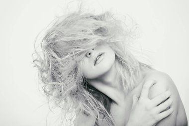 Yaratıcı makyaj ve saç