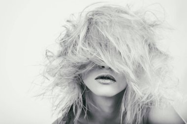 Yaratıcı makyaj ve saç