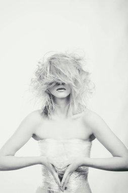 Yaratıcı makyaj ve saç