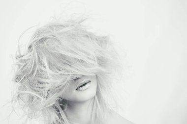 Yaratıcı makyaj ve saç