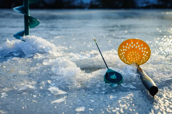 Eisfischen. Winterfischen — Stockfoto