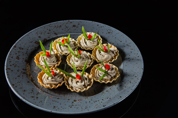 Канапе с блюдами "шведский стол"
