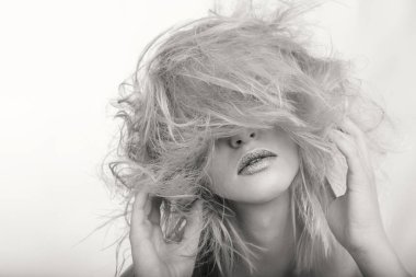 Yaratıcı makyaj ve saç