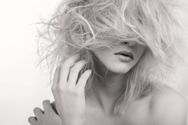 Yaratıcı makyaj ve saç