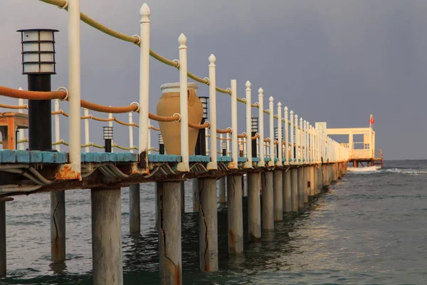 Beautiful sea and pier — Stock Photo, Image