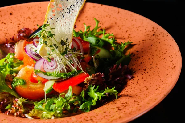 Salada de legumes, comida saborosa . — Fotografia de Stock