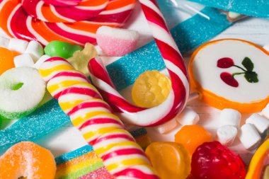 Arka plan ile çeşitli renkli şeker