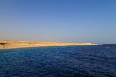 Güzel manzara deniz. Deniz kenarına yolculuk
