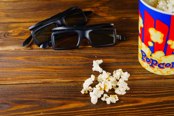 Popcorn i okulary 3D — Zdjęcie stockowe
