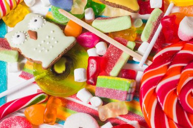 Arka plan ile çeşitli renkli şeker