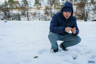 Kışın balık. Etkin yaşam biçimi.