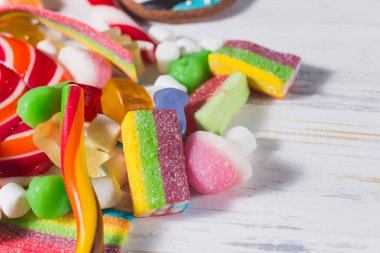 Arka plan ile çeşitli renkli şeker